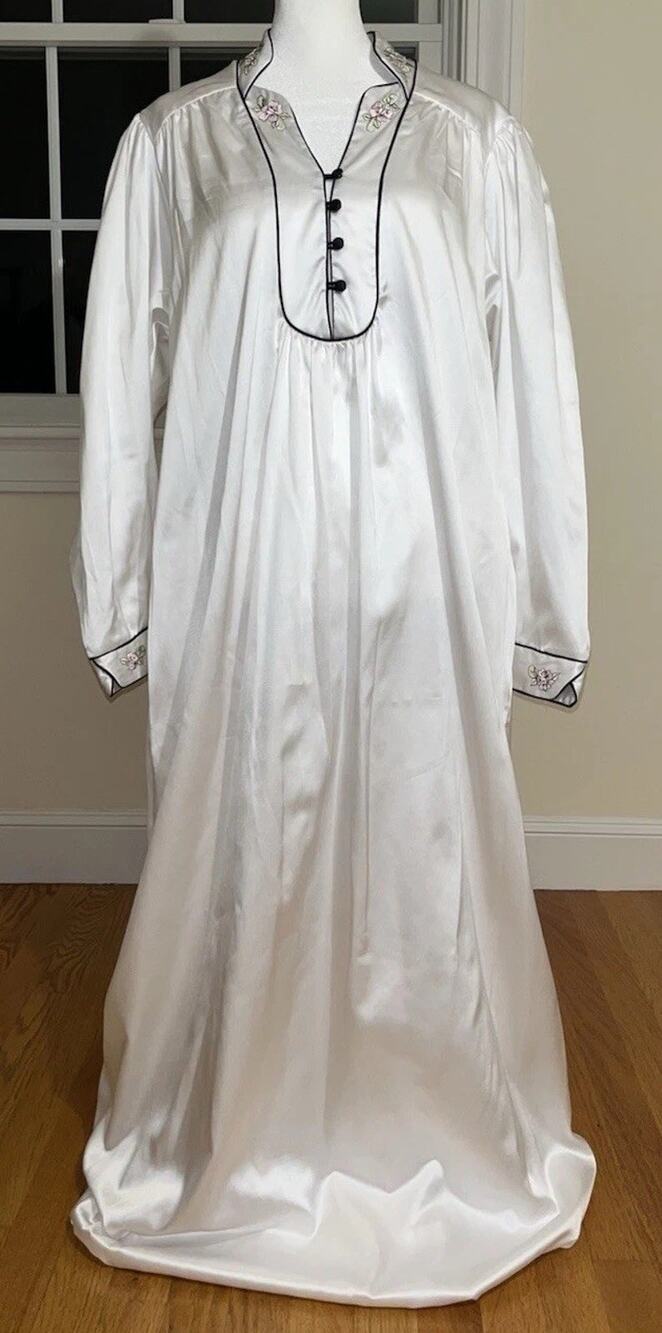 Vintage R. Michael Alan Long Nightgown Kimono, Bright White, Flower Trim Sz M